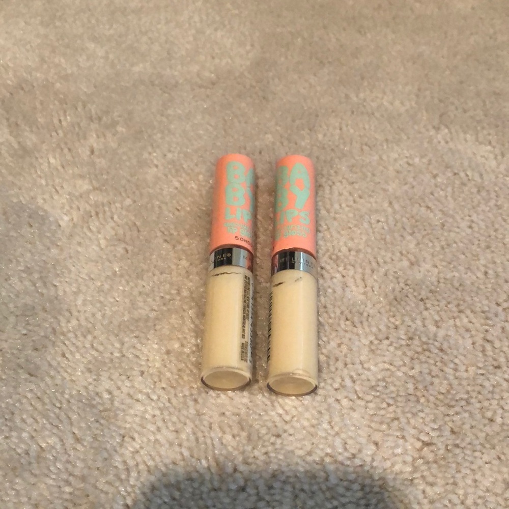 Baby Lips Moisturizing Lip Gloss